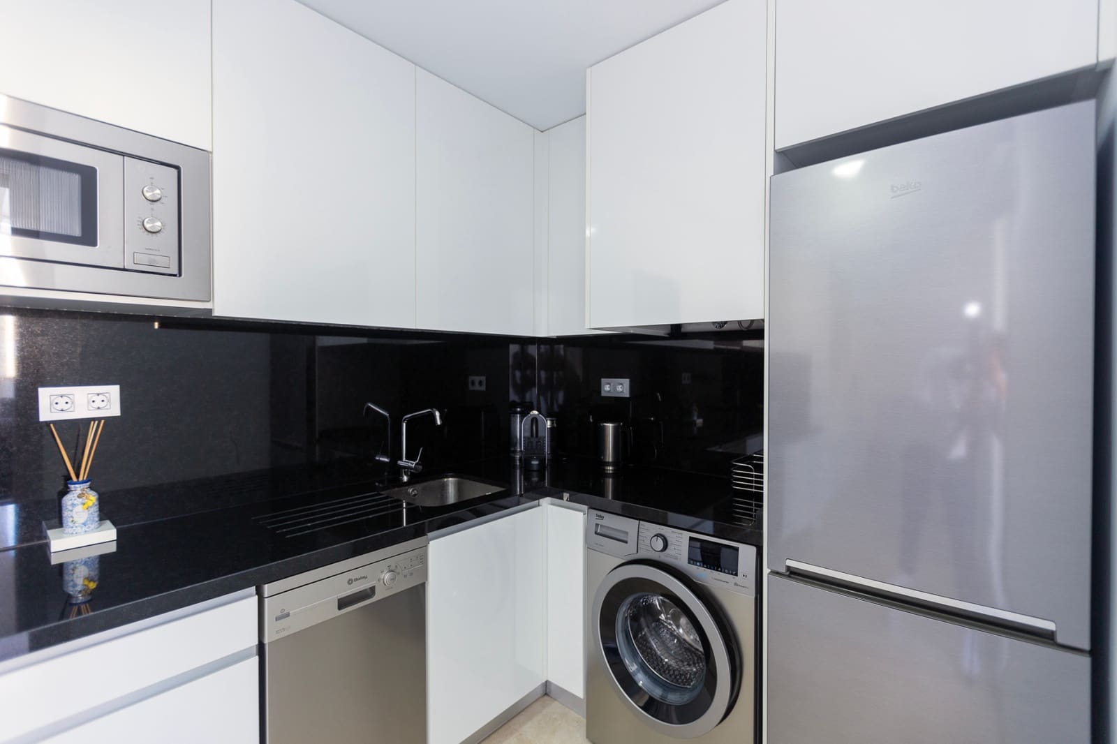 2 bedroom Apartment for sale in Villamartin with pool - € 299,000 (Ref: 8718511)