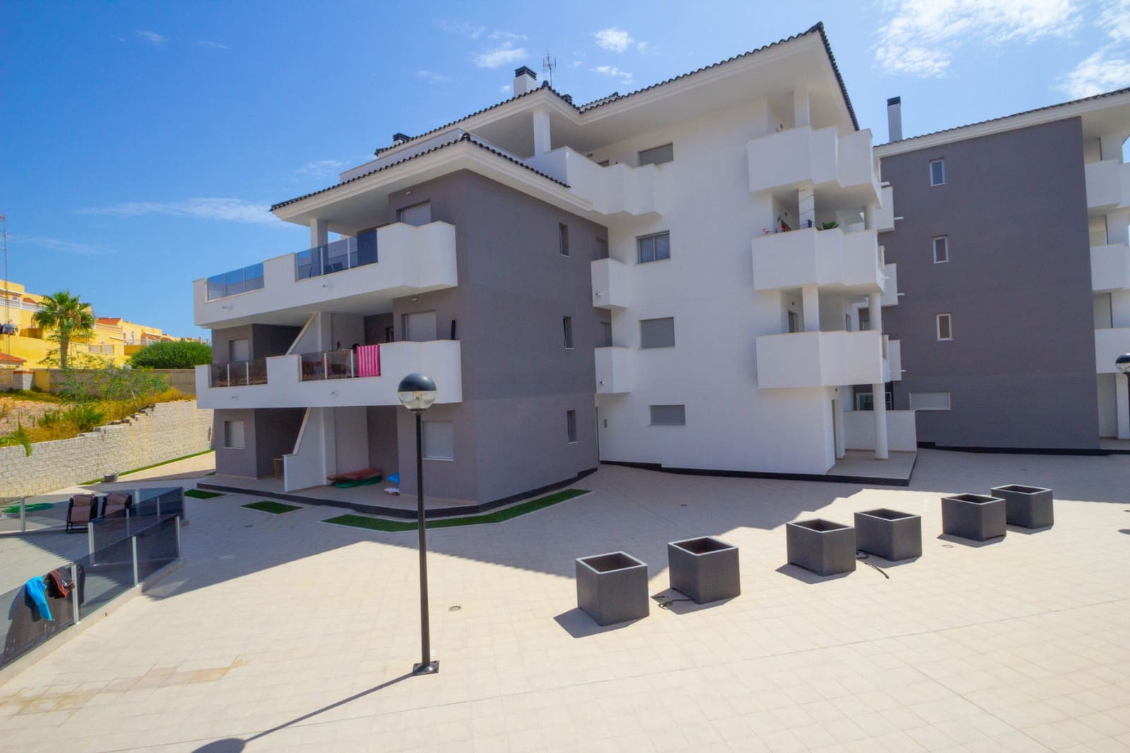 2 bedroom Apartment for sale in Villamartin with pool - € 299,000 (Ref: 8718511)
