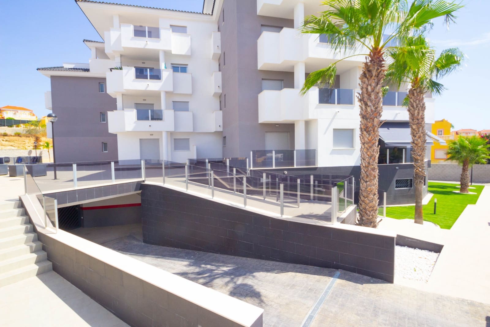 2 bedroom Apartment for sale in Villamartin with pool - € 299,000 (Ref: 8718511)
