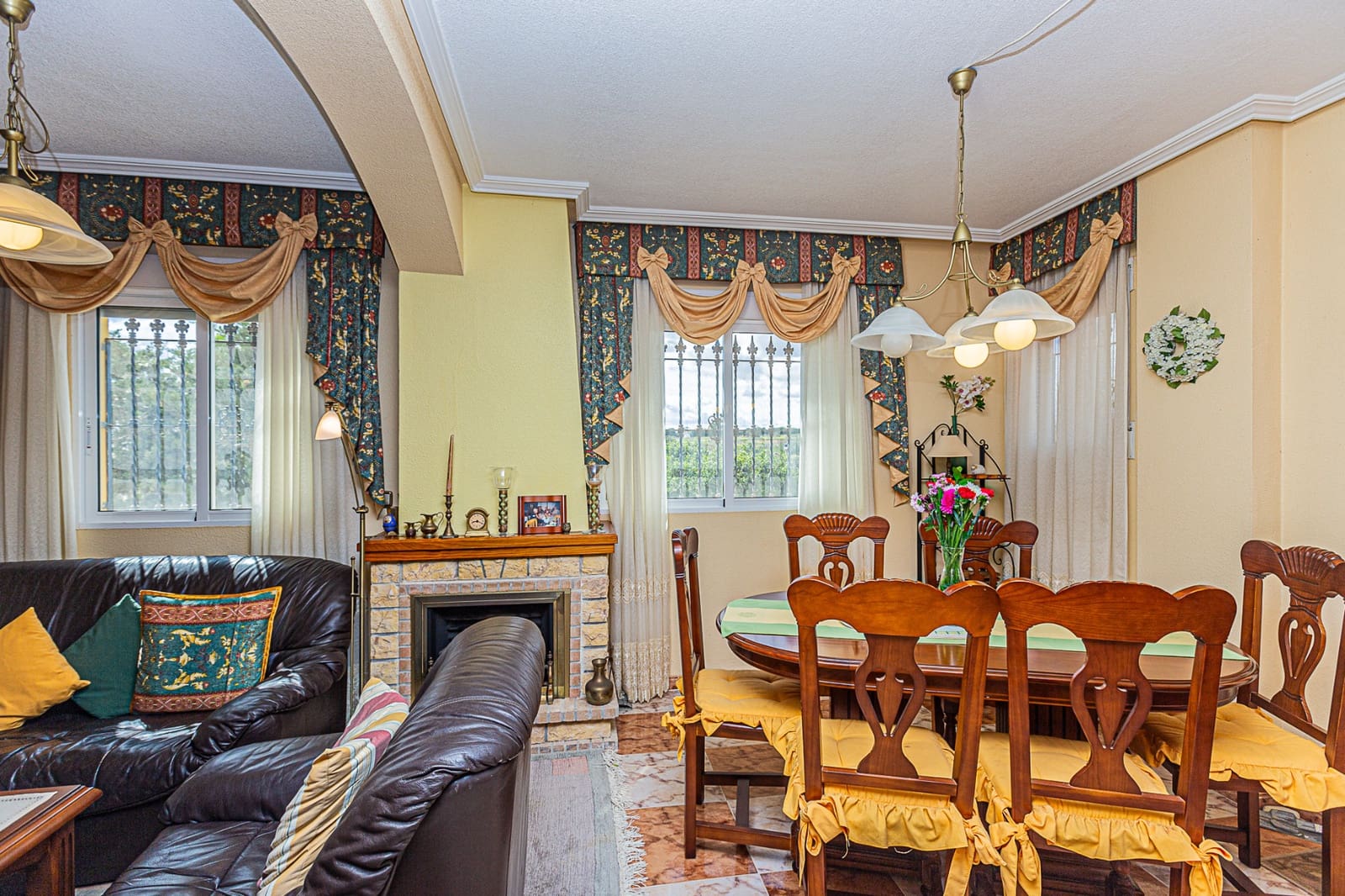 3 slaapkamer Villa te koop in La Zenia met zwembad - € 225.000 (Ref: 8878663)