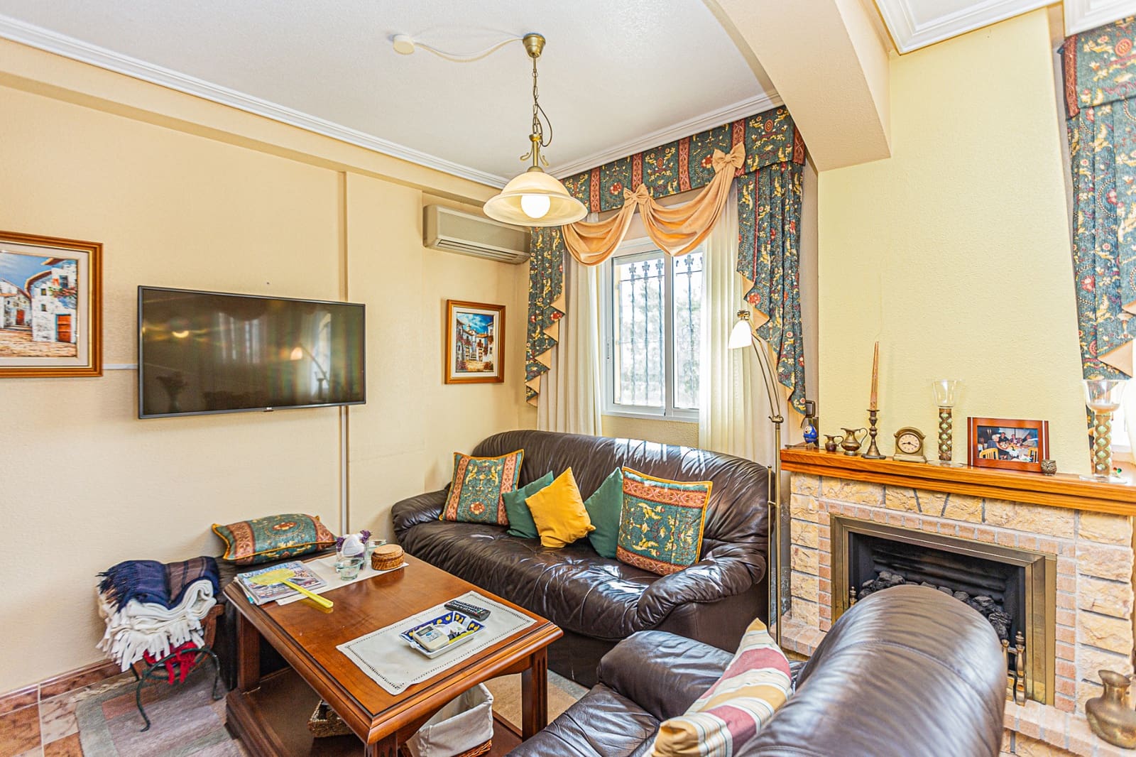 3 slaapkamer Villa te koop in La Zenia met zwembad - € 225.000 (Ref: 8878663)