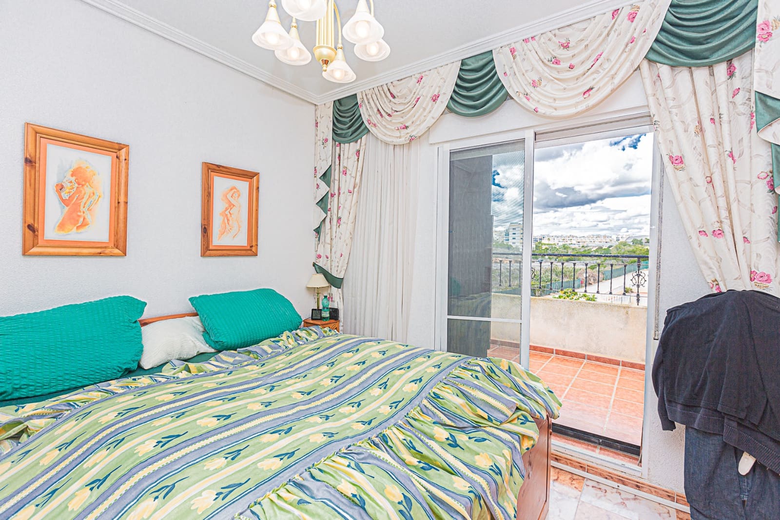 3 slaapkamer Villa te koop in La Zenia met zwembad - € 225.000 (Ref: 8878663)