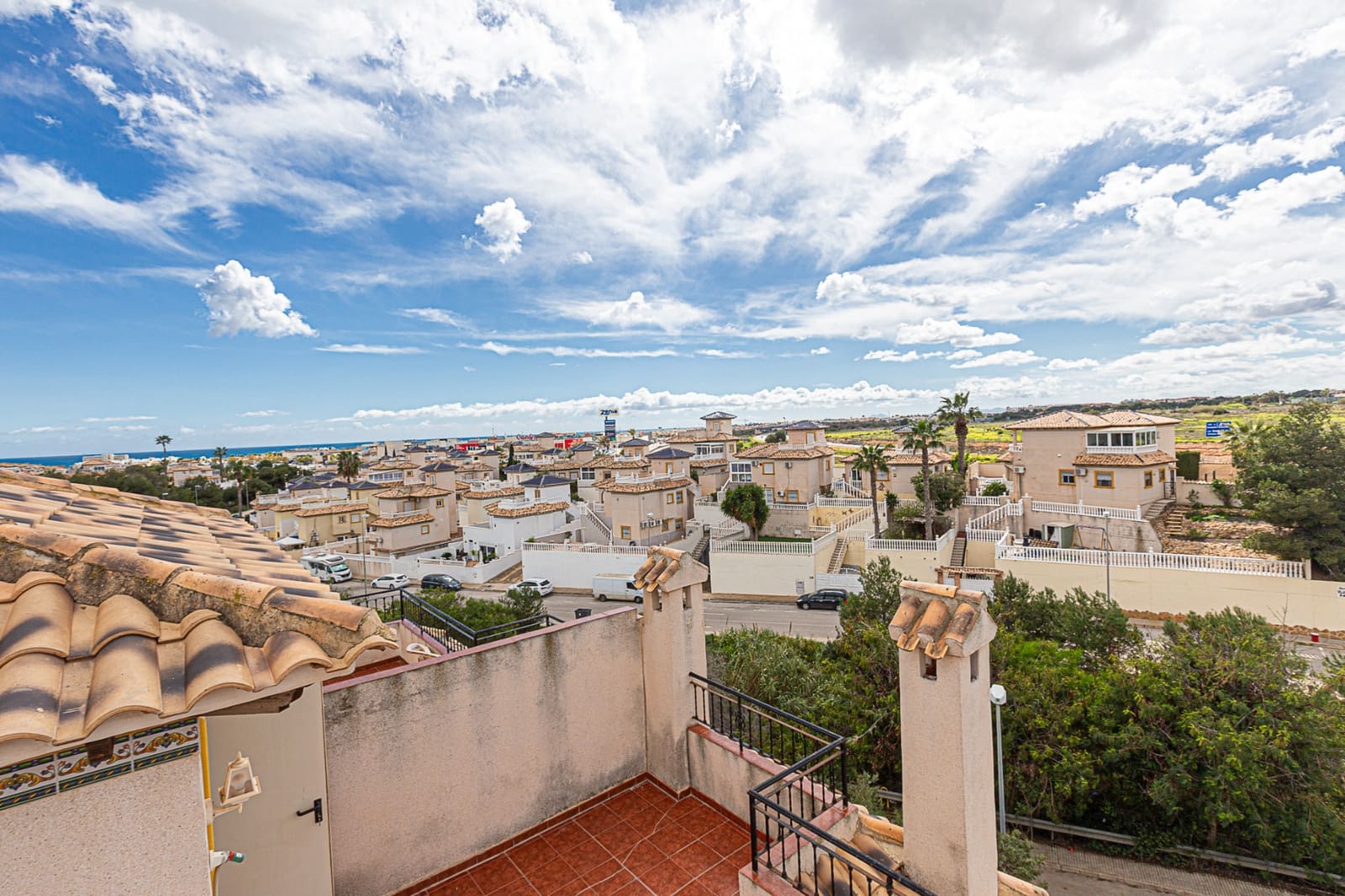 3 slaapkamer Villa te koop in La Zenia met zwembad - € 225.000 (Ref: 8878663)