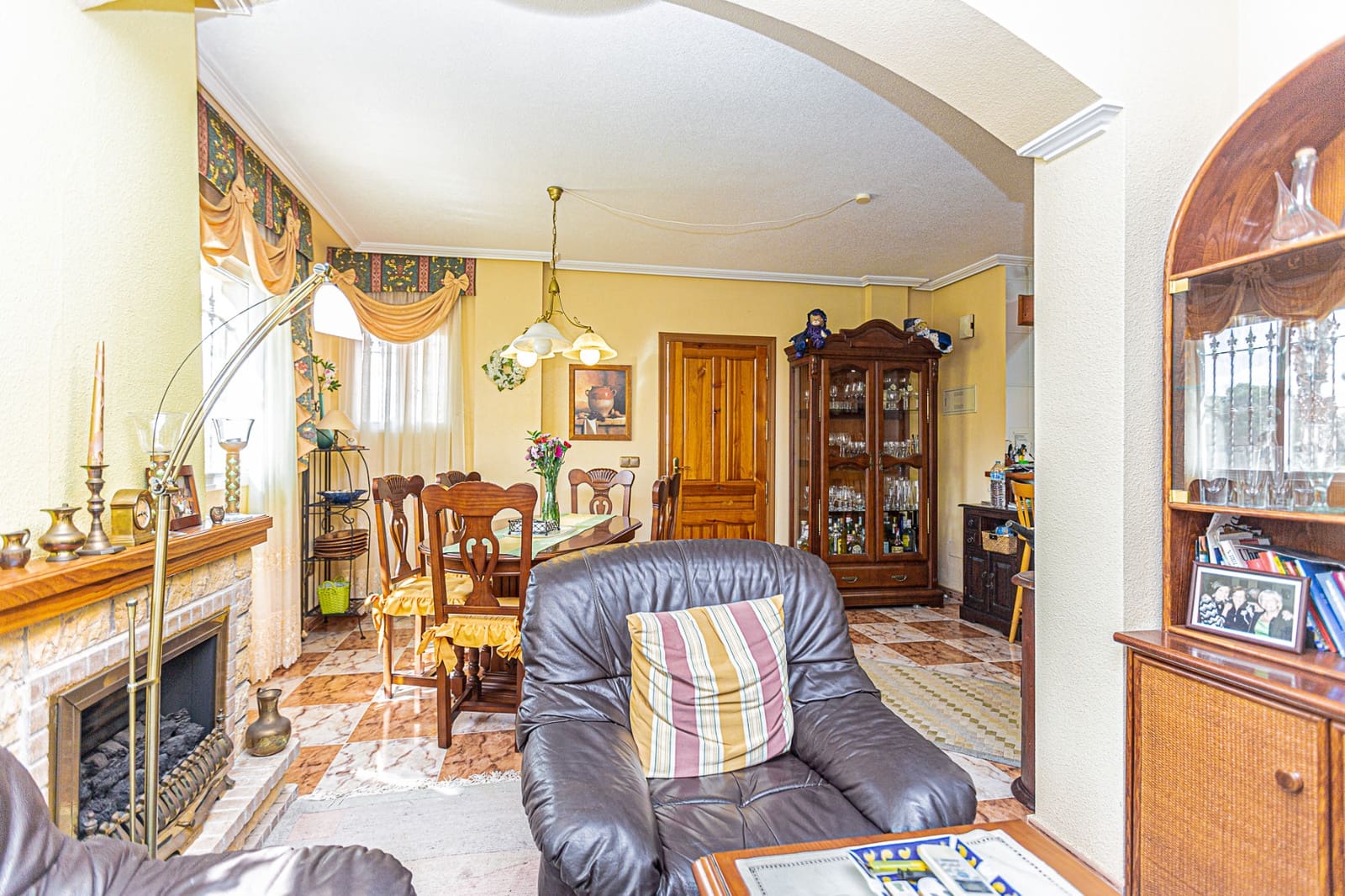 3 slaapkamer Villa te koop in La Zenia met zwembad - € 225.000 (Ref: 8878663)