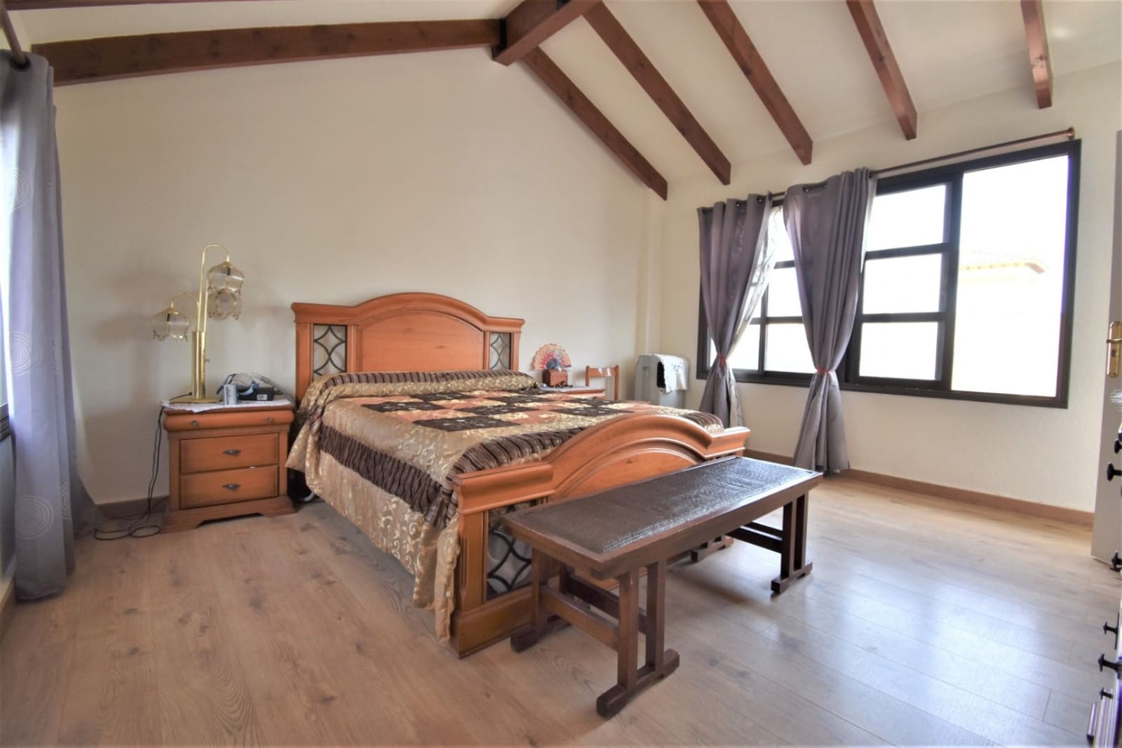 4 chambre Villa/Maison à vendre à Villamartin avec piscine - 630 000 € (Ref: 8880684)