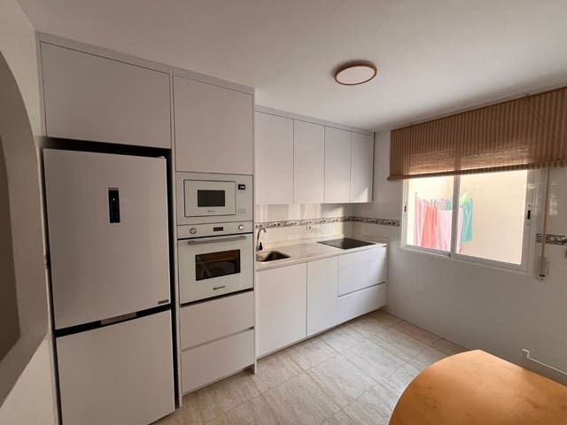 Casa de 4 habitaciones en Dehesa de Campoamor, Orihuela en venta - 355.000 € (Ref: 8914389)