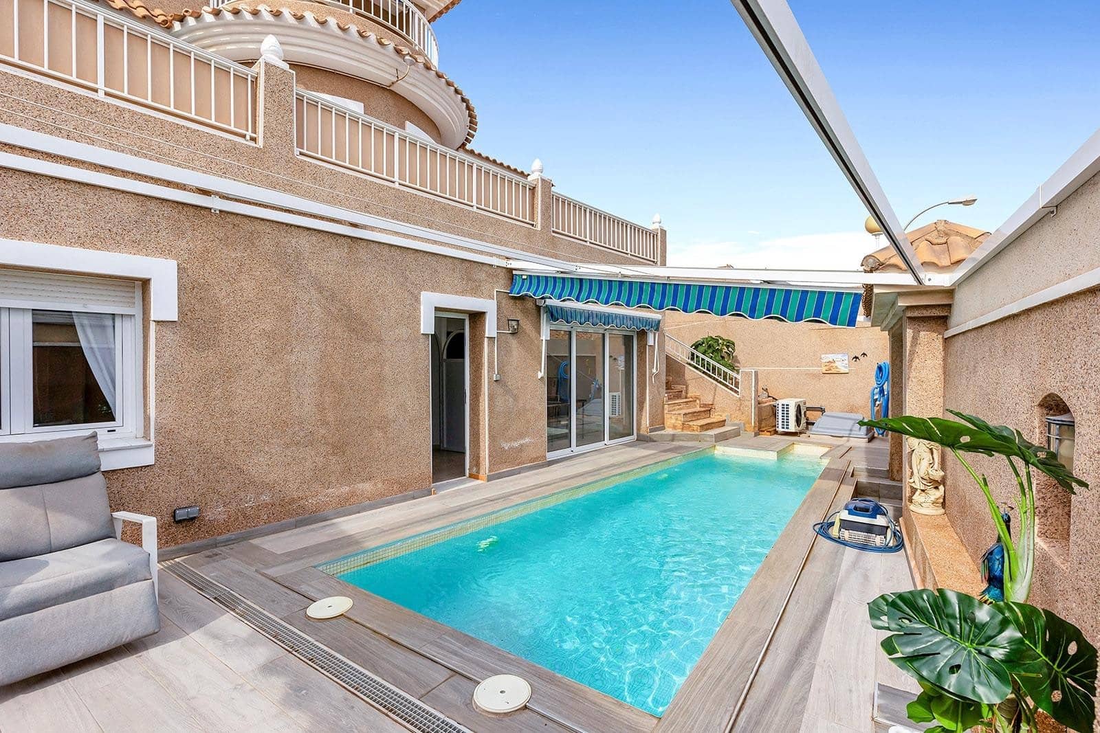 5 sovrum Villa till salu i Los Altos med pool - 449 000 € (Ref: 8924764)