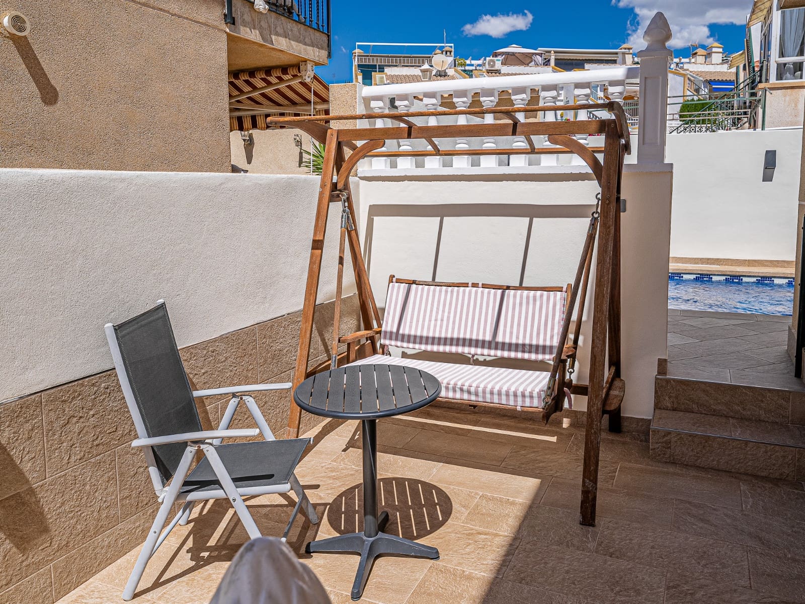 4 chambre Villa/Maison à vendre à Villamartin avec piscine - 379 000 € (Ref: 8937995)