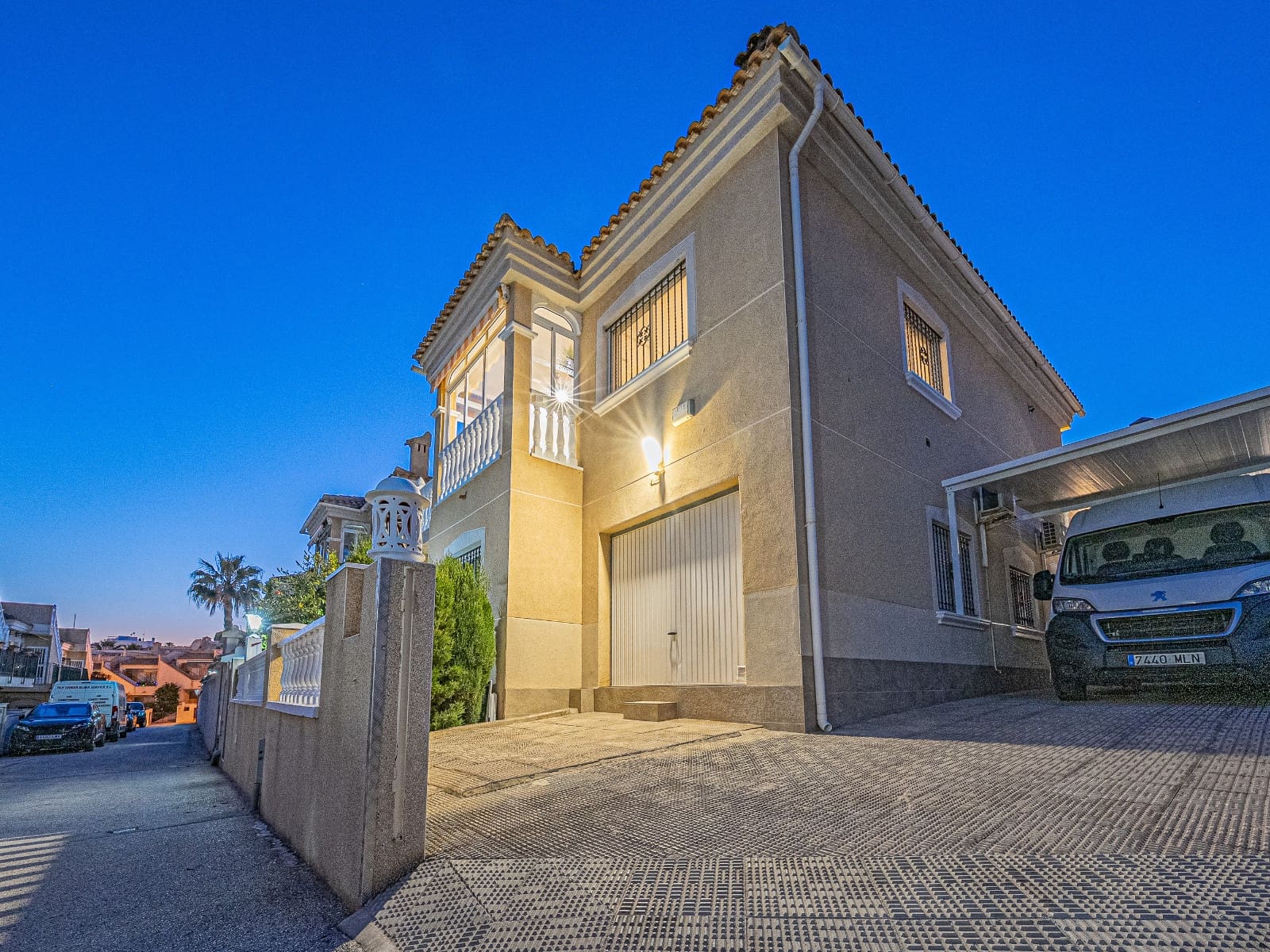 4 chambre Villa/Maison à vendre à Villamartin avec piscine - 379 000 € (Ref: 8937995)