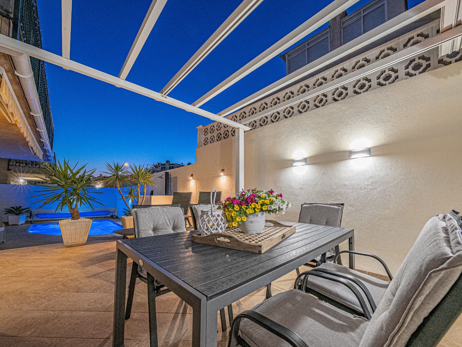 4 chambre Villa/Maison à vendre à Villamartin avec piscine - 379 000 € (Ref: 8937995)