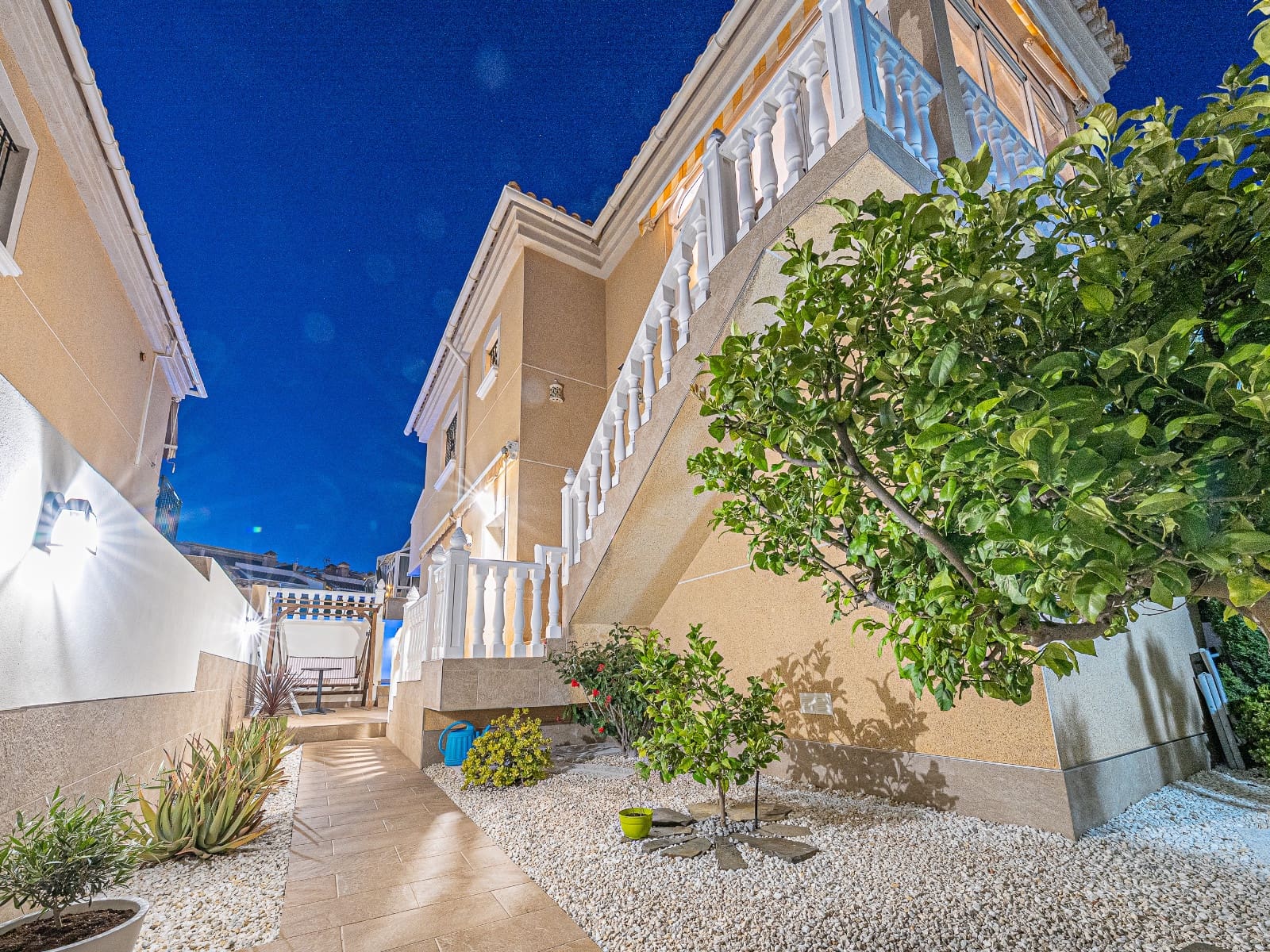 4 chambre Villa/Maison à vendre à Villamartin avec piscine - 379 000 € (Ref: 8937995)