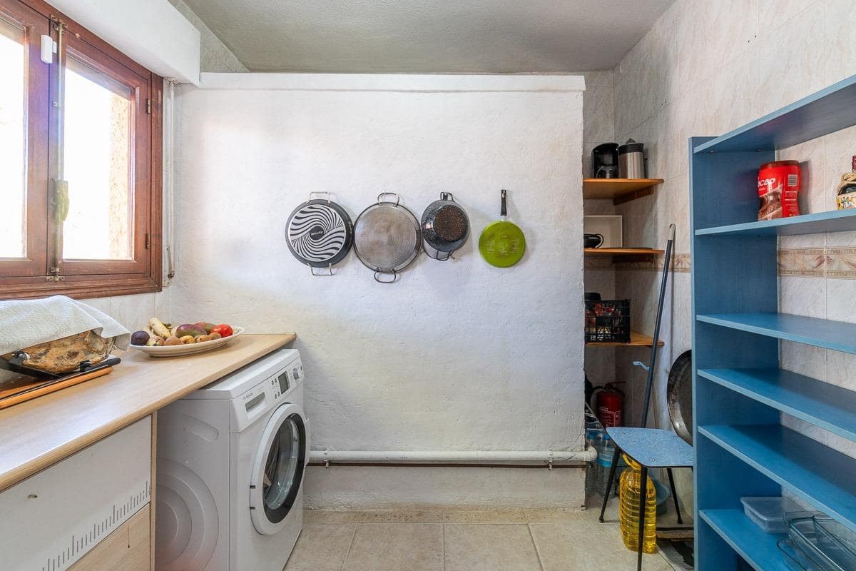 6 soveværelse Villa til salg i Villamartin med swimmingpool - € 450.000 (Ref: 8944319)