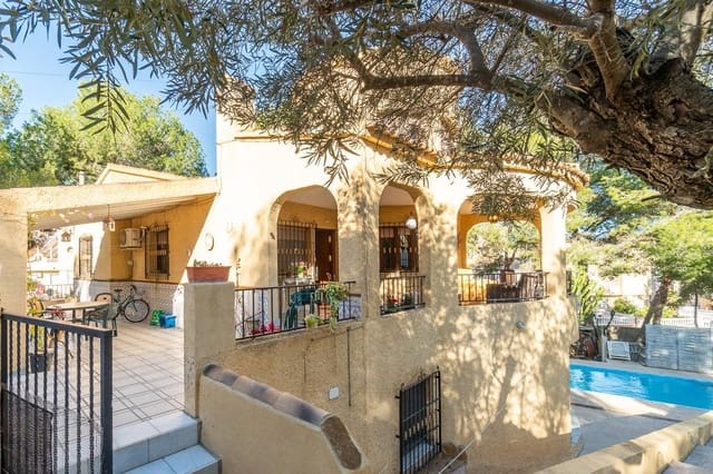 6 soveværelse Villa til salg i Villamartin, Orihuela med swimmingpool - € 450.000 (Ref: 8944319)