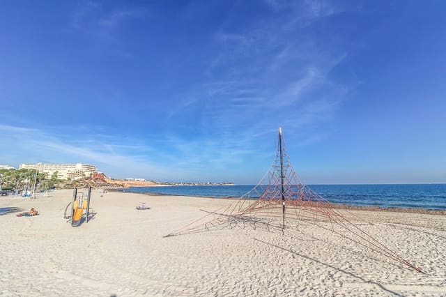 3 soveværelse Lejlighed til salg i Campoamor, Orihuela - € 240.000 (Ref: 8973427)