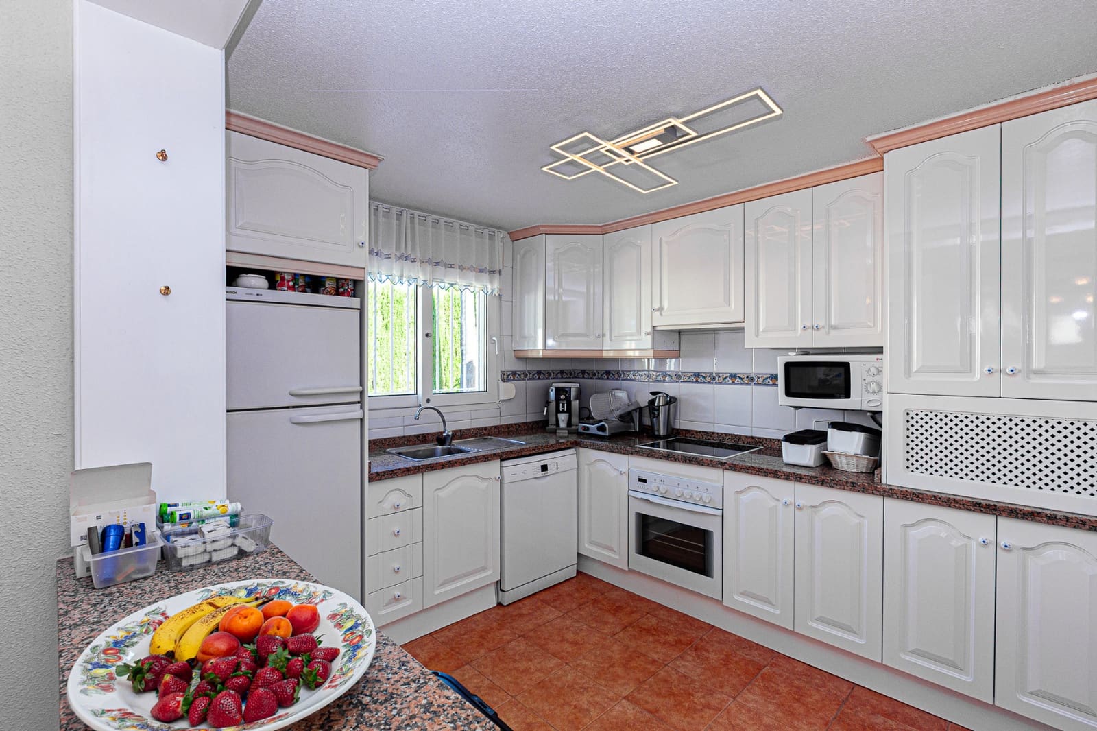 4 quarto Moradia para venda em Villamartin com piscina garagem - 450 000 € (Ref: 9002135)