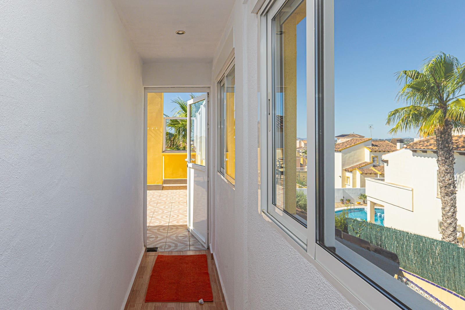 4 quarto Moradia para venda em Villamartin com piscina garagem - 450 000 € (Ref: 9002135)