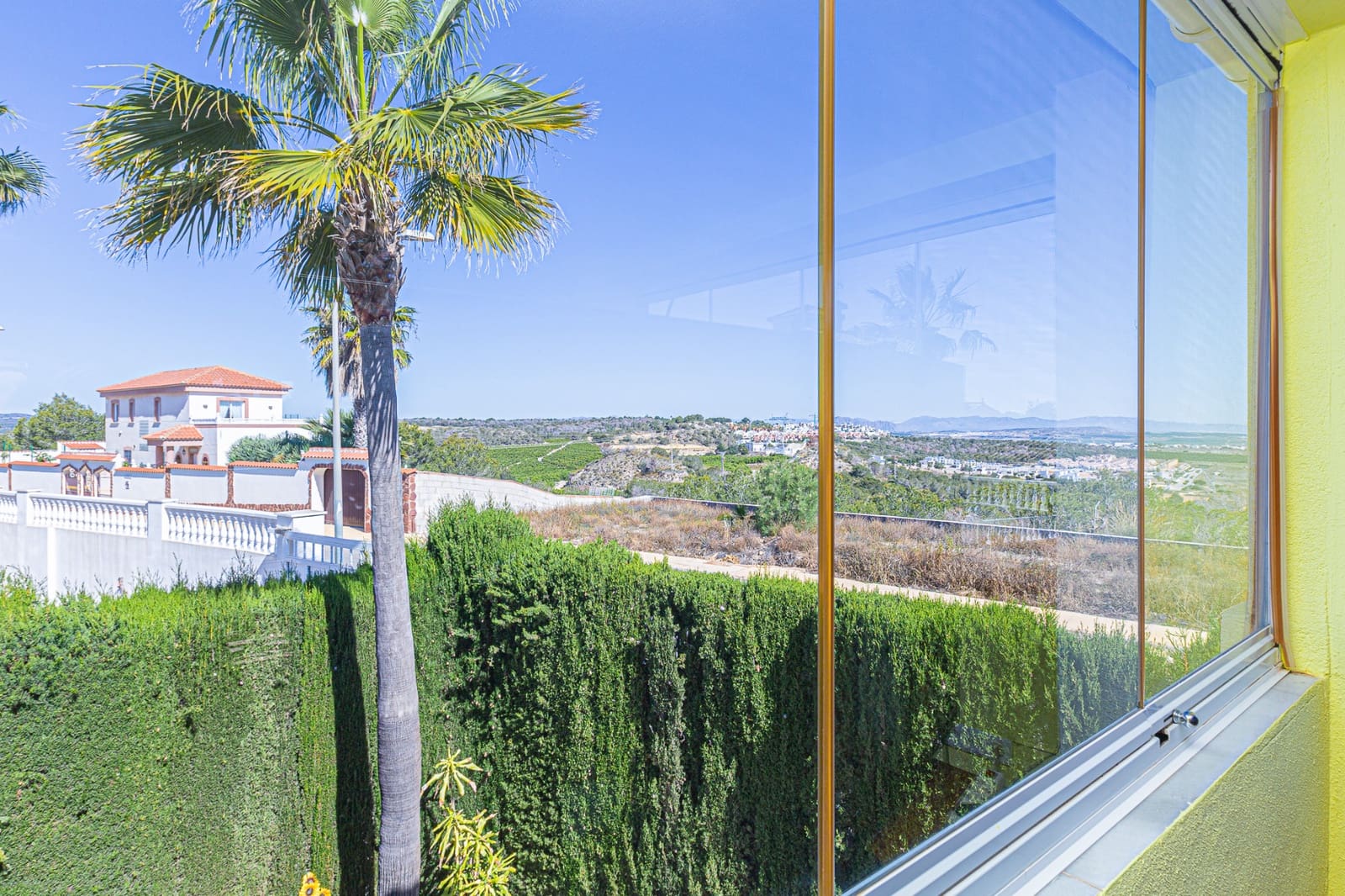 4 quarto Moradia para venda em Villamartin com piscina garagem - 450 000 € (Ref: 9002135)