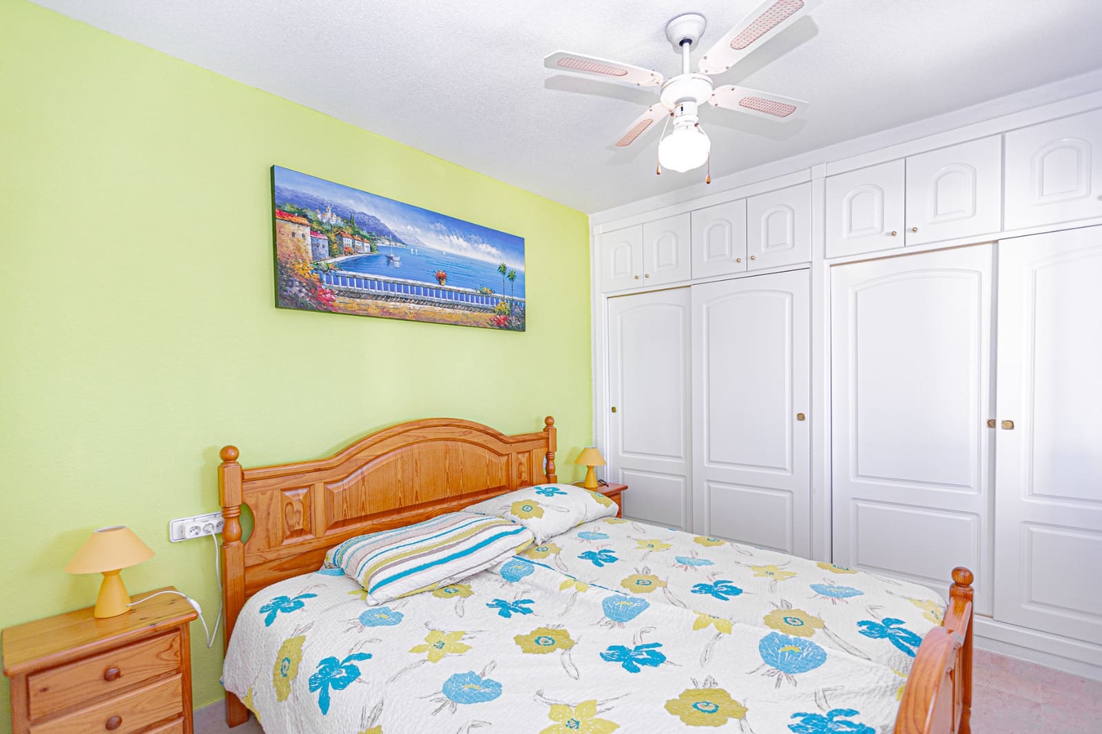 4 quarto Moradia para venda em Villamartin com piscina garagem - 450 000 € (Ref: 9002135)