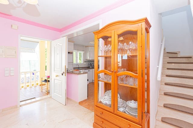 4 quarto Moradia para venda em Villamartin, Orihuela com piscina garagem - 450 000 € (Ref: 9002135)