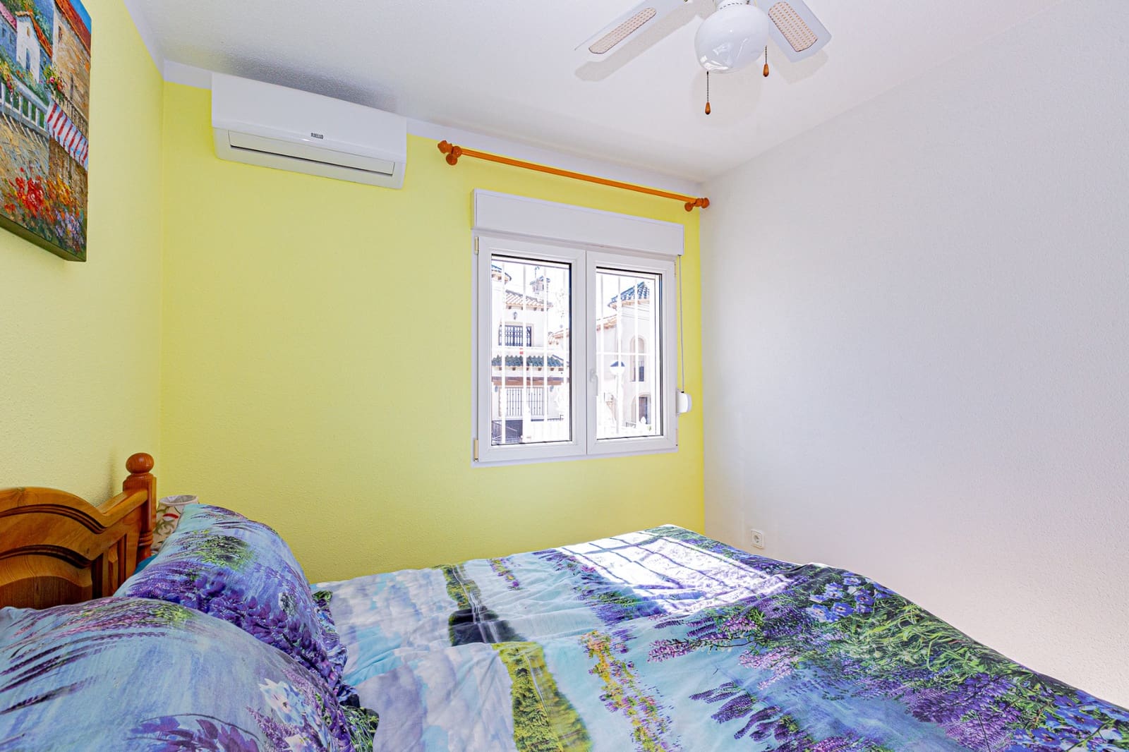 4 quarto Moradia para venda em Villamartin com piscina garagem - 450 000 € (Ref: 9002135)