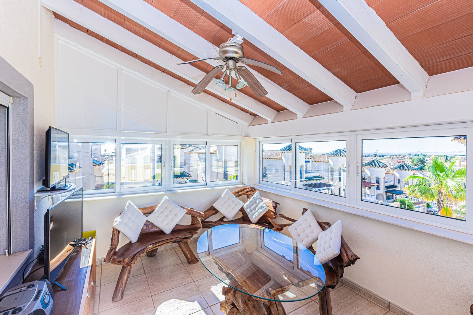 4 quarto Moradia para venda em Villamartin com piscina garagem - 450 000 € (Ref: 9002135)