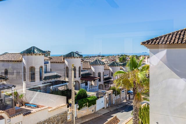 4 quarto Moradia para venda em Villamartin, Orihuela com piscina garagem - 450 000 € (Ref: 9002135)