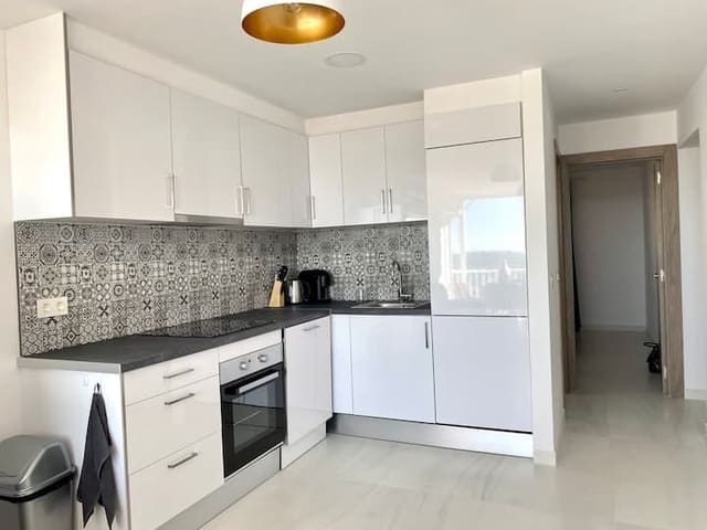 3 soverom Leilighet til salgs i Puerto Deportivo, Torrevieja med svømmebasseng - € 295 000 (Ref: 9002136)