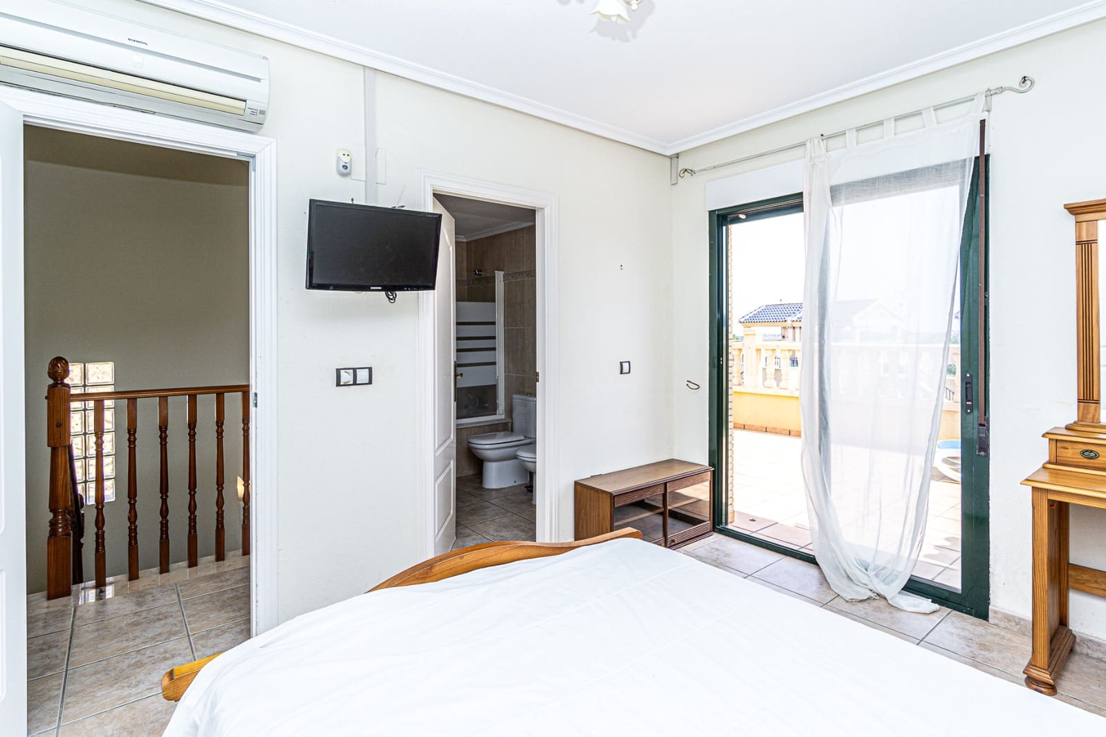 3 Zimmer Villa zu verkaufen in Villamartin mit Pool - 355.000 € (Ref: 9058143)