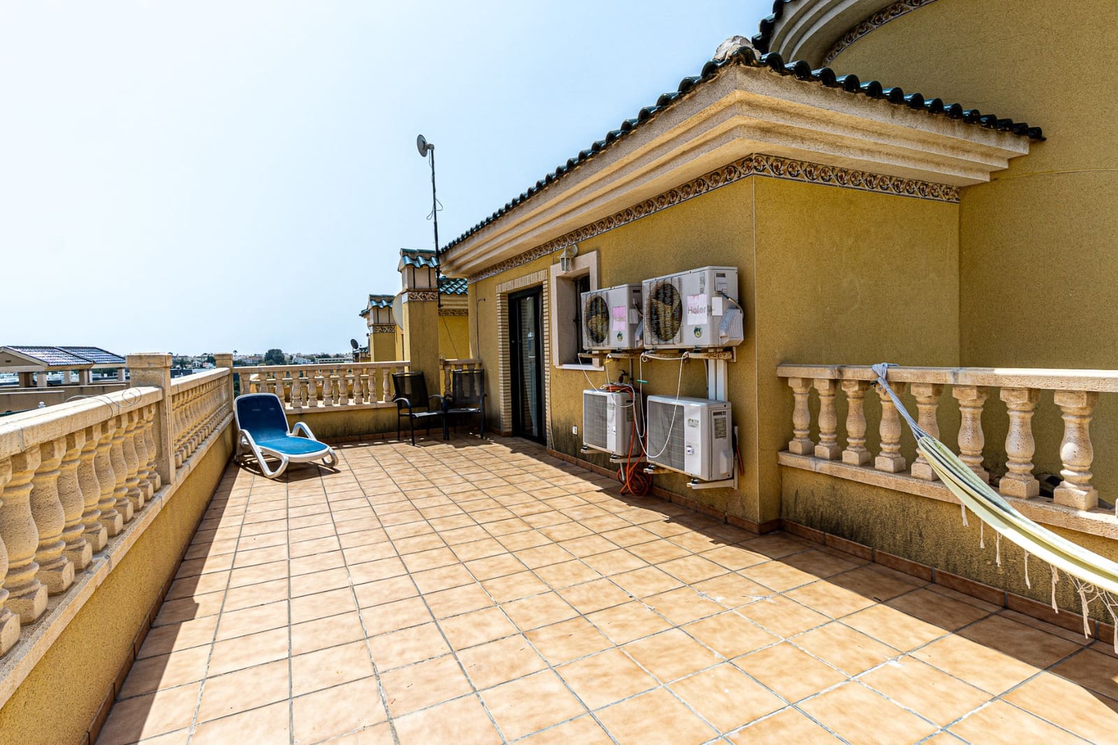 3 Zimmer Villa zu verkaufen in Villamartin mit Pool - 355.000 € (Ref: 9058143)