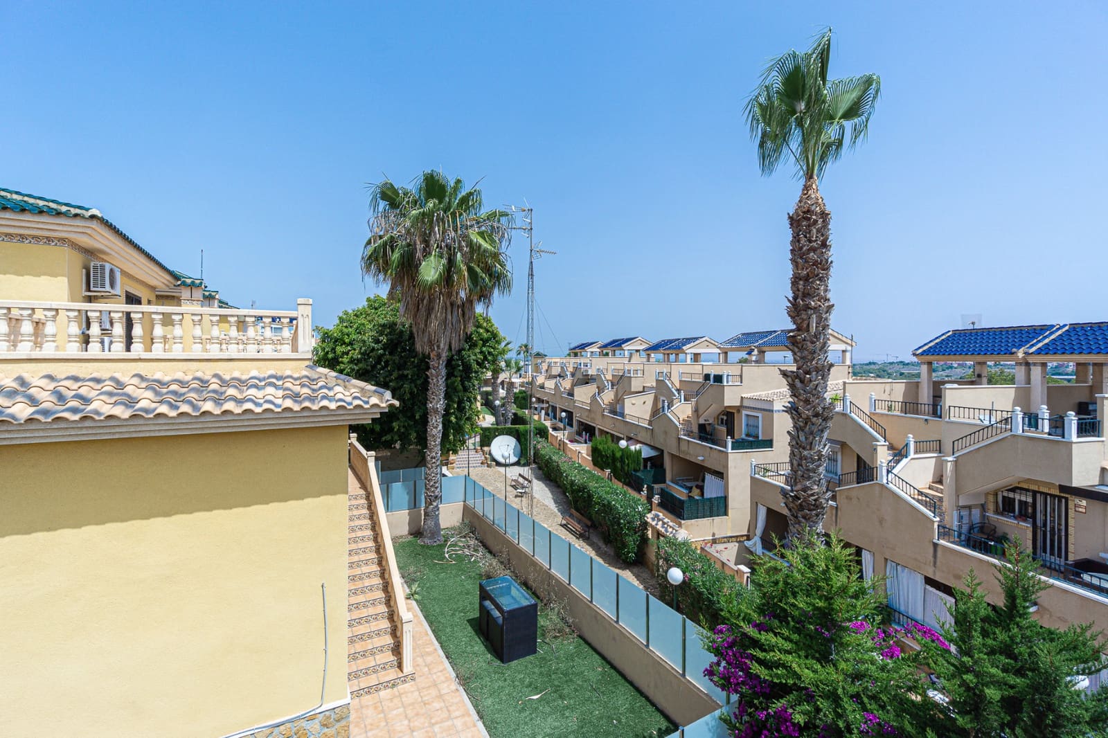 3 Zimmer Villa zu verkaufen in Villamartin mit Pool - 355.000 € (Ref: 9058143)