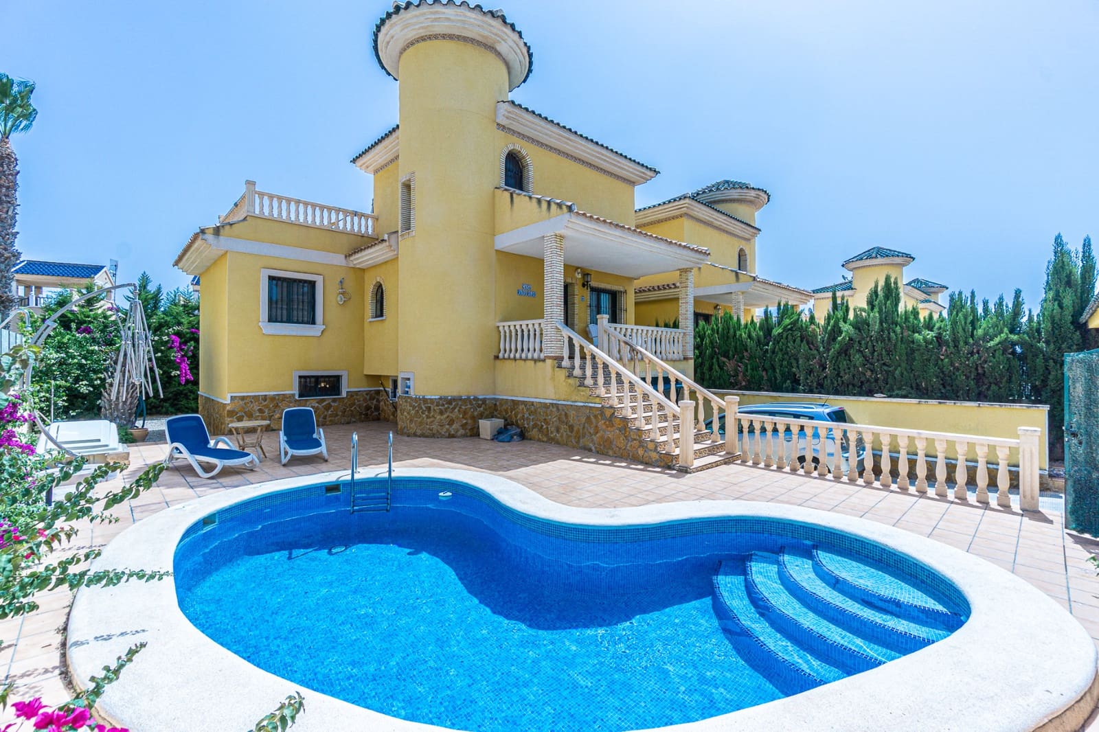 3 Zimmer Villa zu verkaufen in Villamartin mit Pool - 355.000 € (Ref: 9058143)