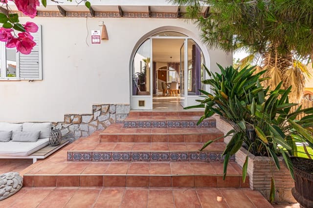 5 soverom Villa til salgs i La Zenia, Orihuela med svømmebasseng - € 795 000 (Ref: 9064573)