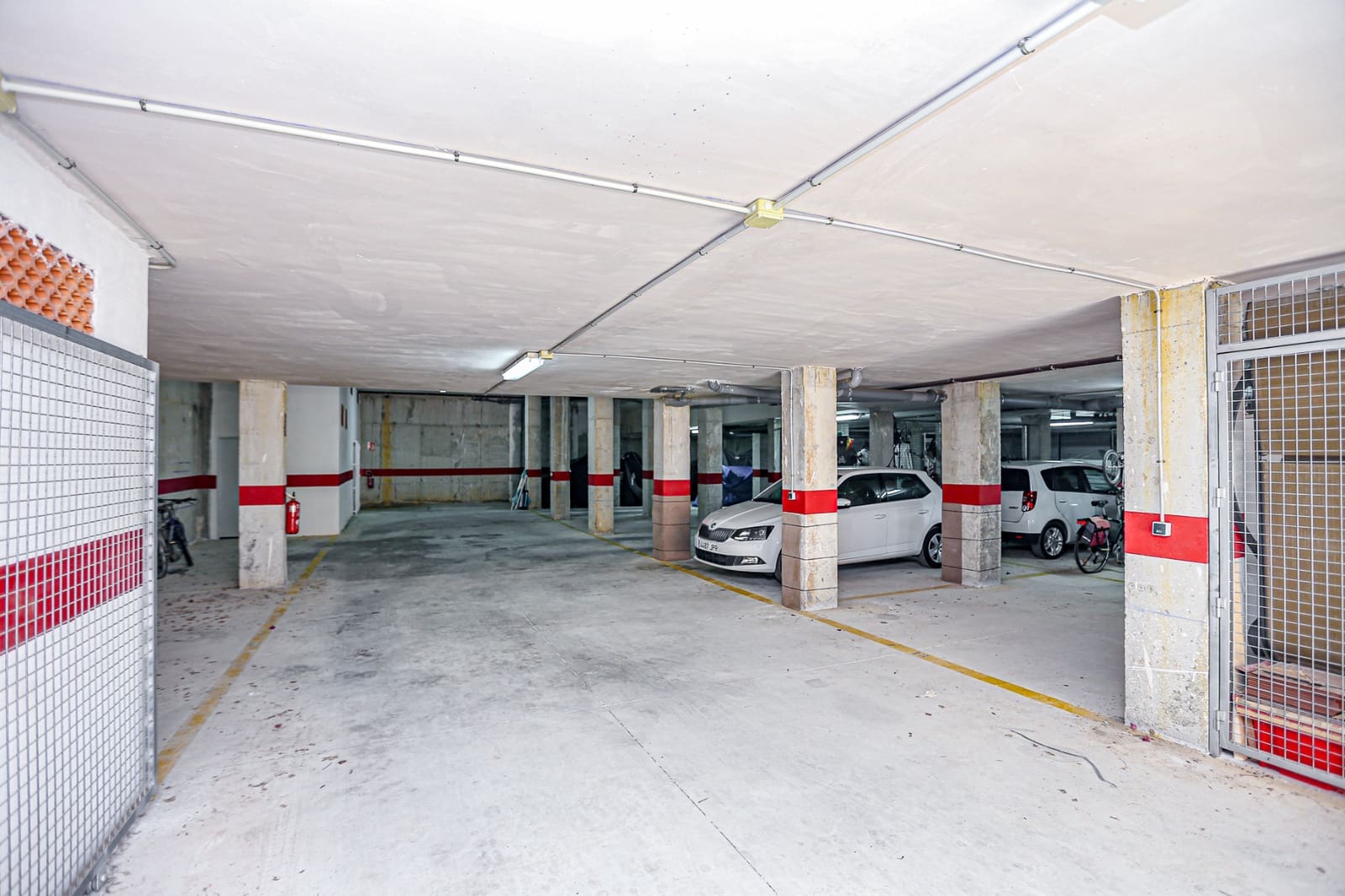 Garage til salg i Orihuela Costa - € 9.800 (Ref: 9074345)