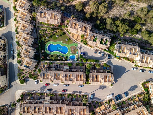 2 soveværelse Byhus til salg i Campoamor, Orihuela med swimmingpool - € 250.000 (Ref: 9078597)