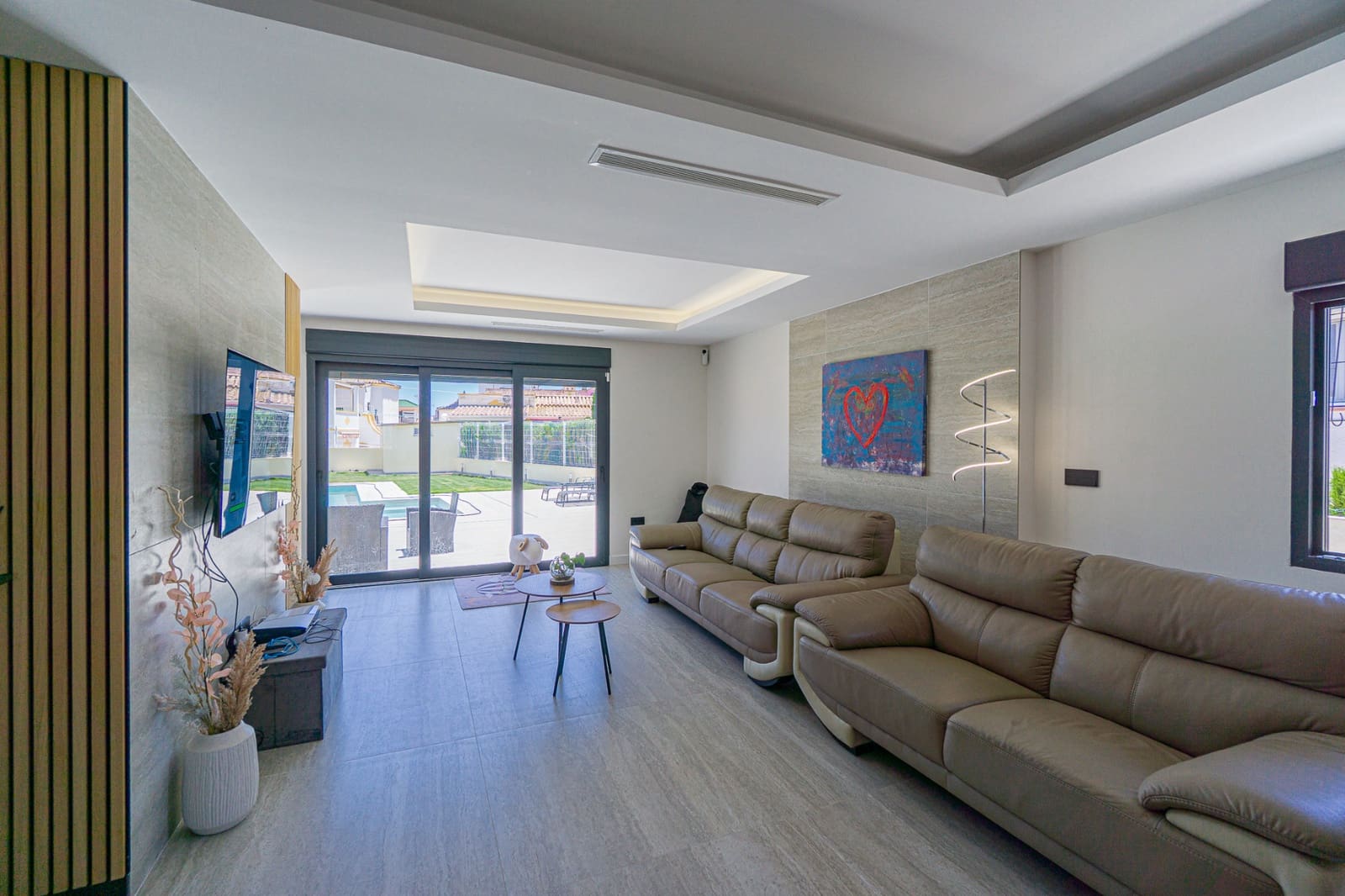 4 soveværelse Semi-Rækkehus til salg i Los Balcones med swimmingpool garage - € 540.000 (Ref: 9099766)