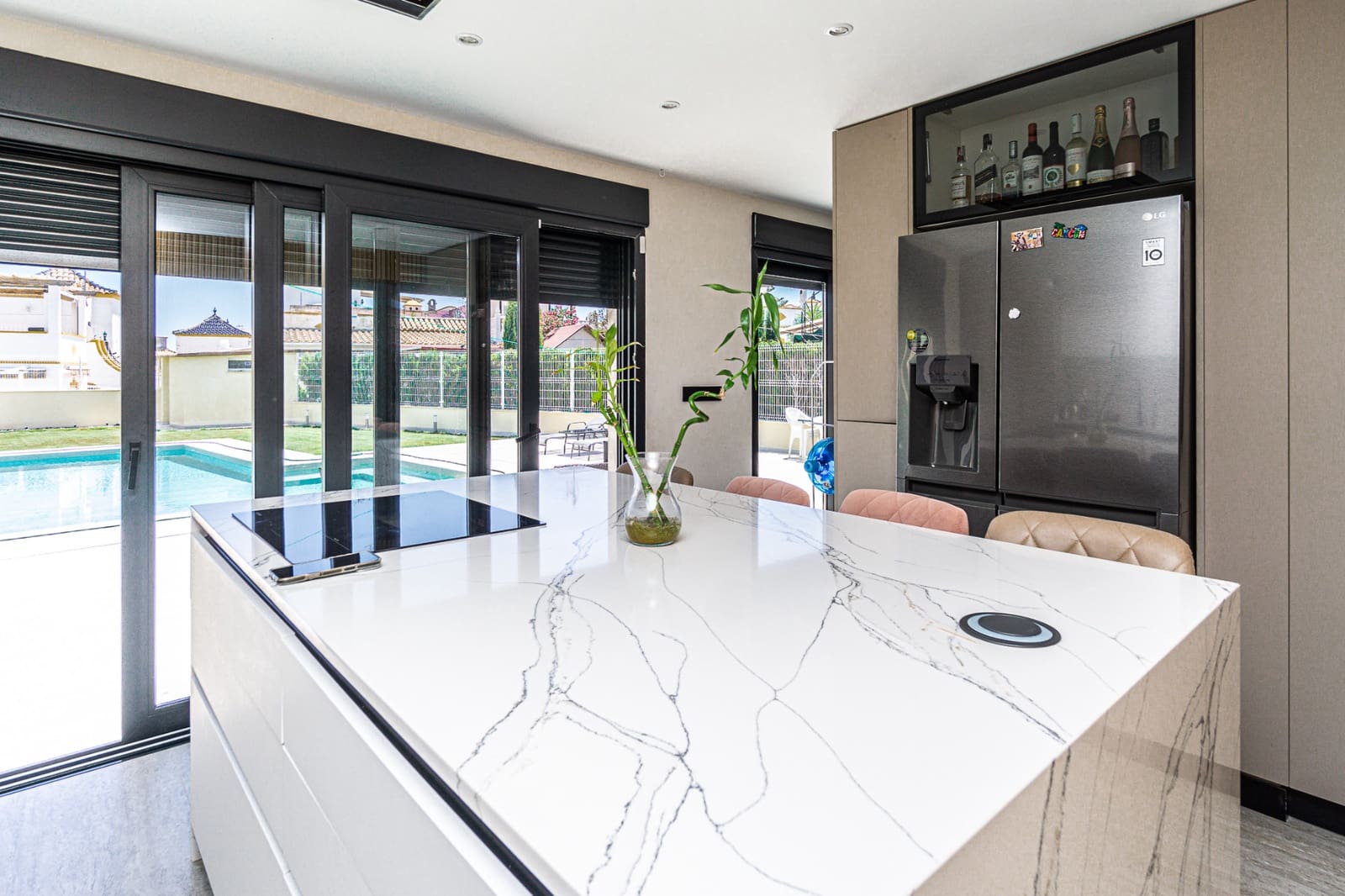 4 soveværelse Semi-Rækkehus til salg i Los Balcones med swimmingpool garage - € 540.000 (Ref: 9099766)