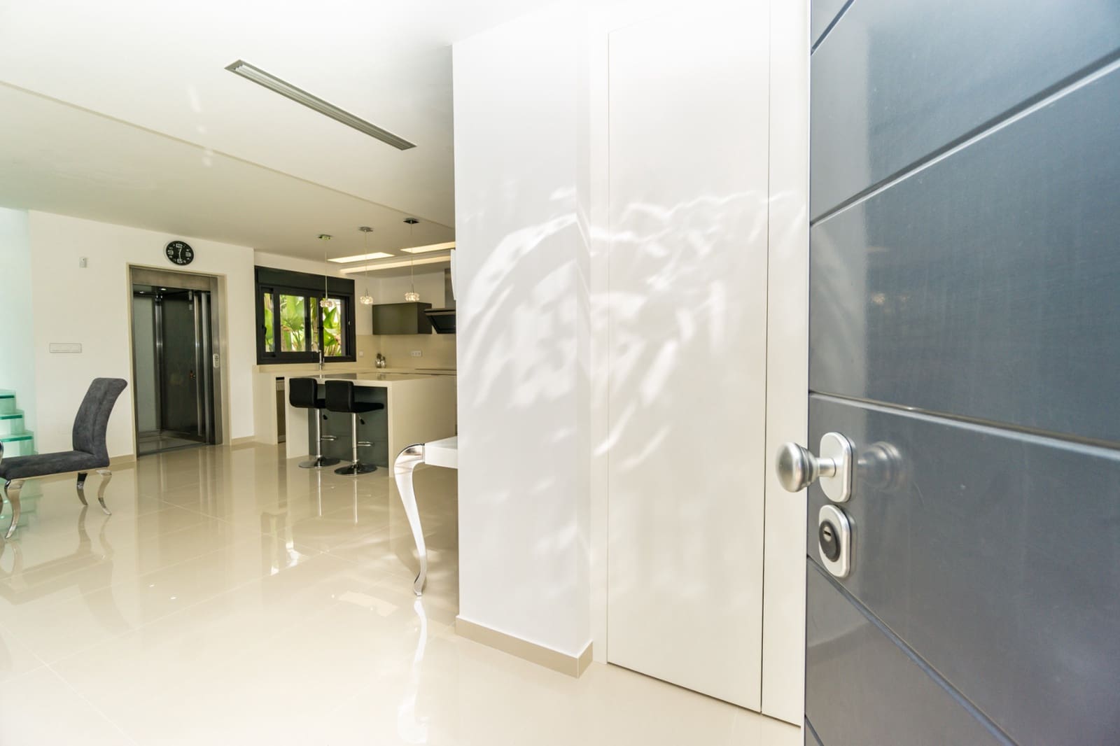 Chalet de 5 habitaciones en San Miguel de Salinas en venta con piscina - 849.000 € (Ref: 9105196)