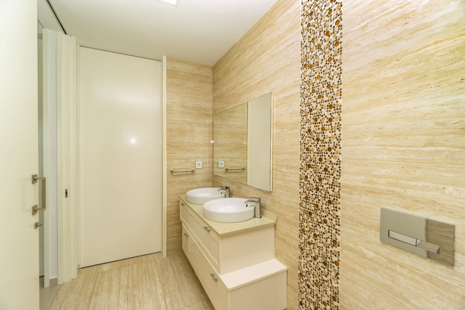 Chalet de 5 habitaciones en San Miguel de Salinas en venta con piscina - 849.000 € (Ref: 9105196)