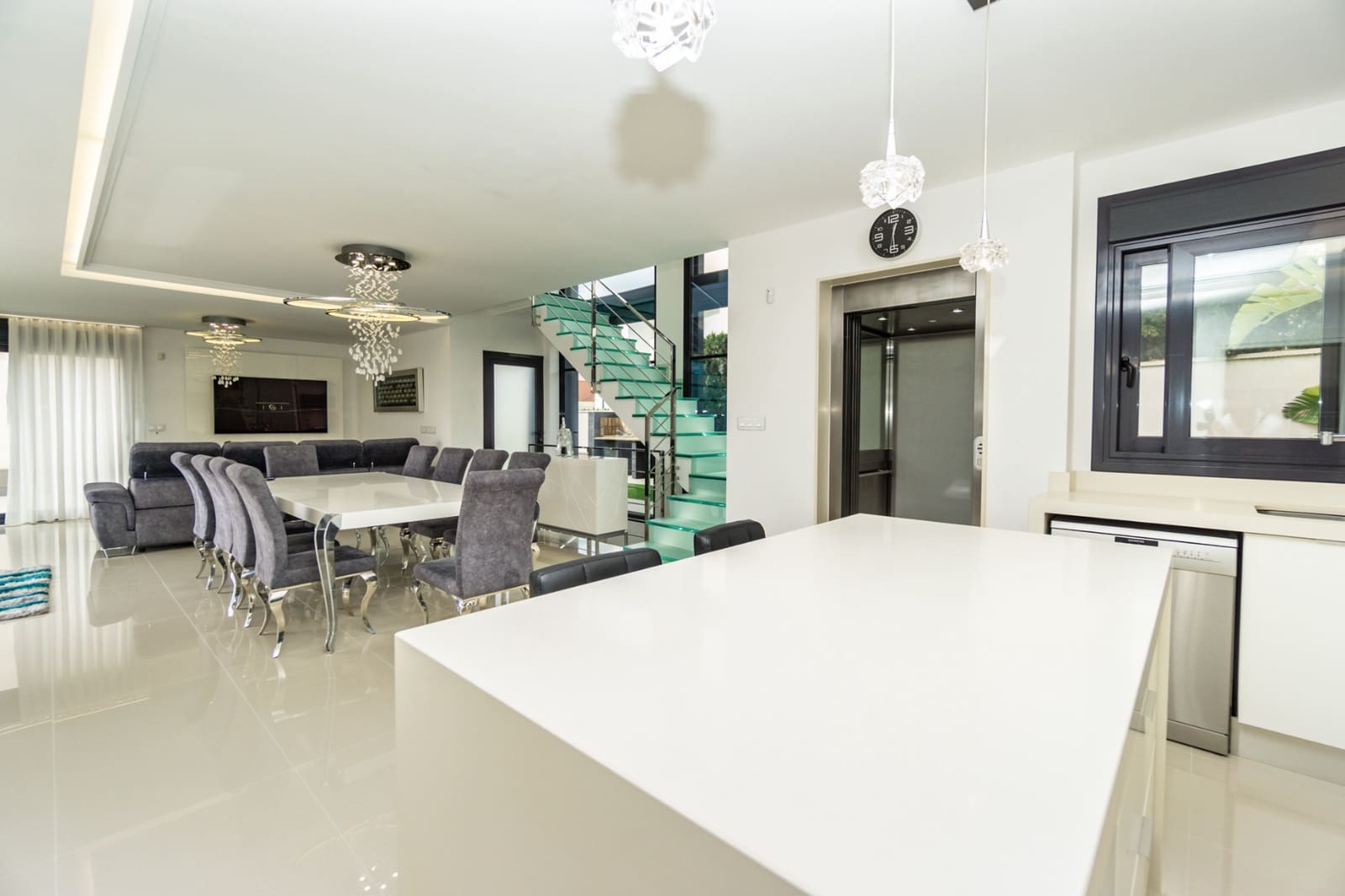 Chalet de 5 habitaciones en San Miguel de Salinas en venta con piscina - 849.000 € (Ref: 9105196)