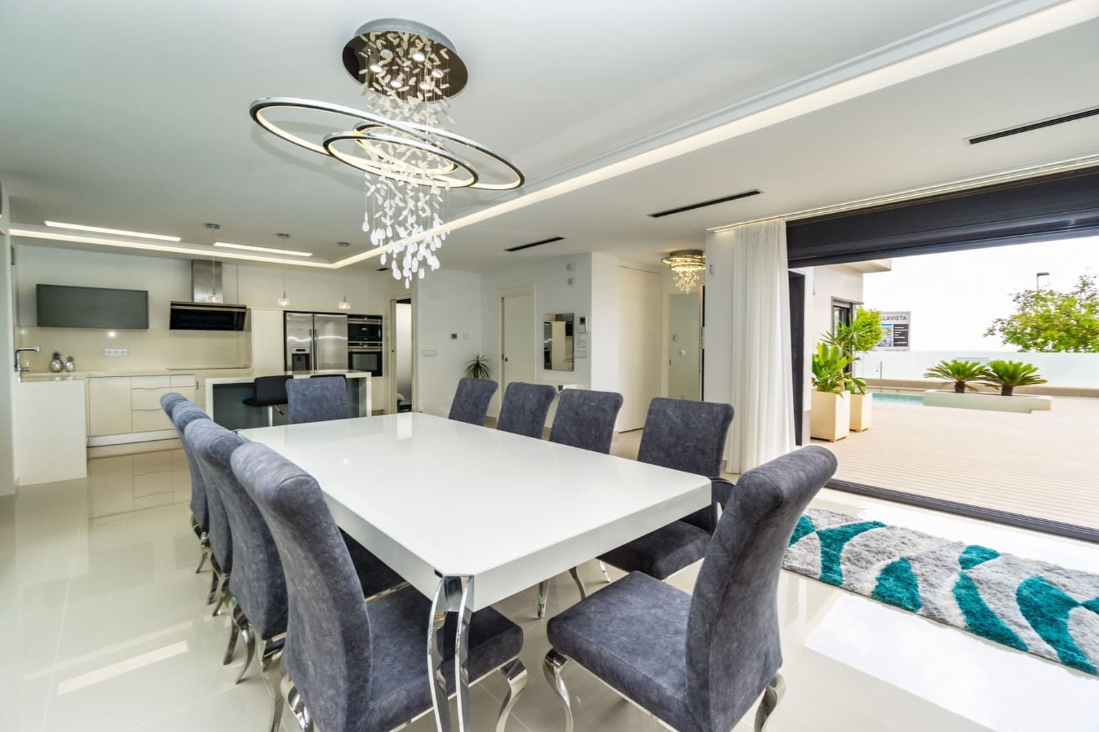 Chalet de 5 habitaciones en San Miguel de Salinas en venta con piscina - 849.000 € (Ref: 9105196)