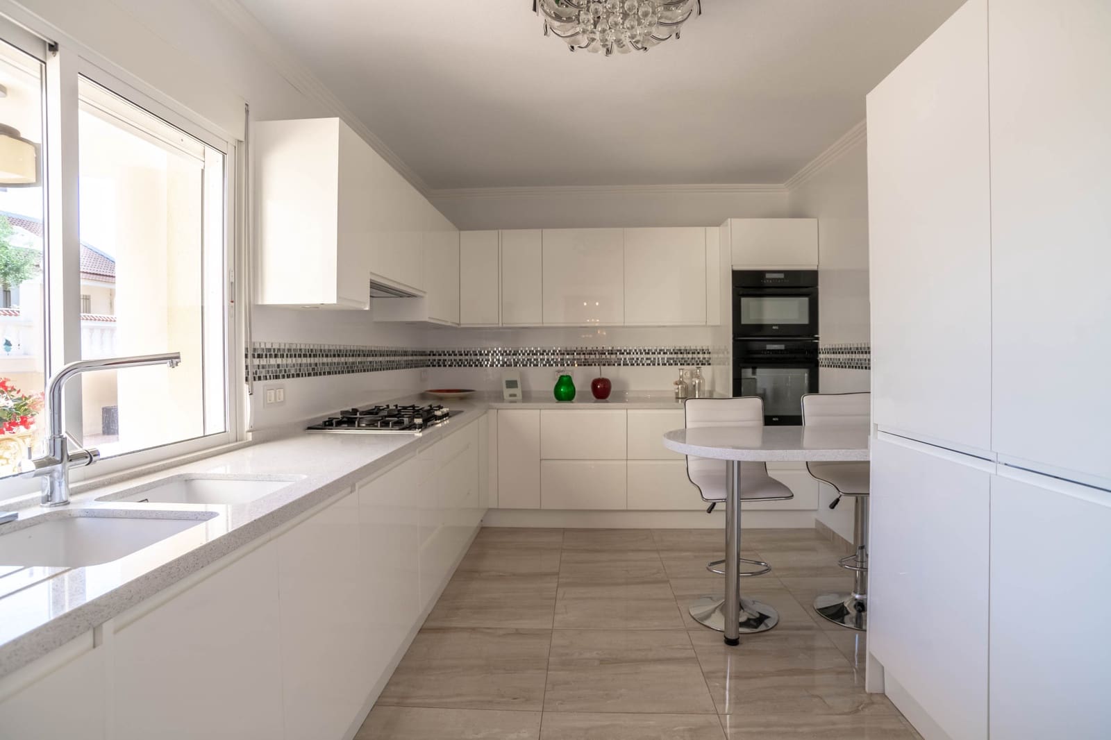 4 soveværelse Villa til salg i San Miguel de Salinas med swimmingpool garage - € 895.000 (Ref: 9109430)