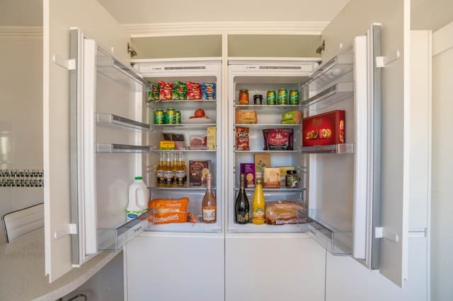 4 quarto Moradia para venda em San Miguel de Salinas com piscina garagem - 895 000 € (Ref: 9109430)