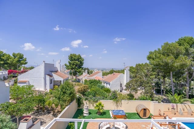 4 quarto Moradia para venda em San Miguel de Salinas com piscina garagem - 895 000 € (Ref: 9109430)