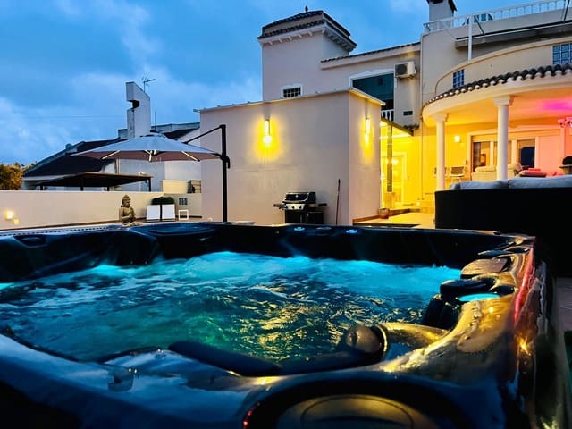 4 quarto Moradia para venda em San Miguel de Salinas com piscina garagem - 895 000 € (Ref: 9109430)