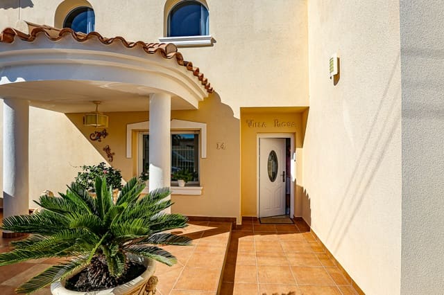 4 quarto Moradia para venda em San Miguel de Salinas com piscina garagem - 895 000 € (Ref: 9109430)