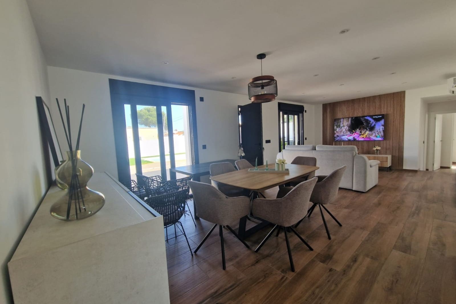 3 bedroom Villa for sale in Los Balcones with pool - € 479,900 (Ref: 9126148)