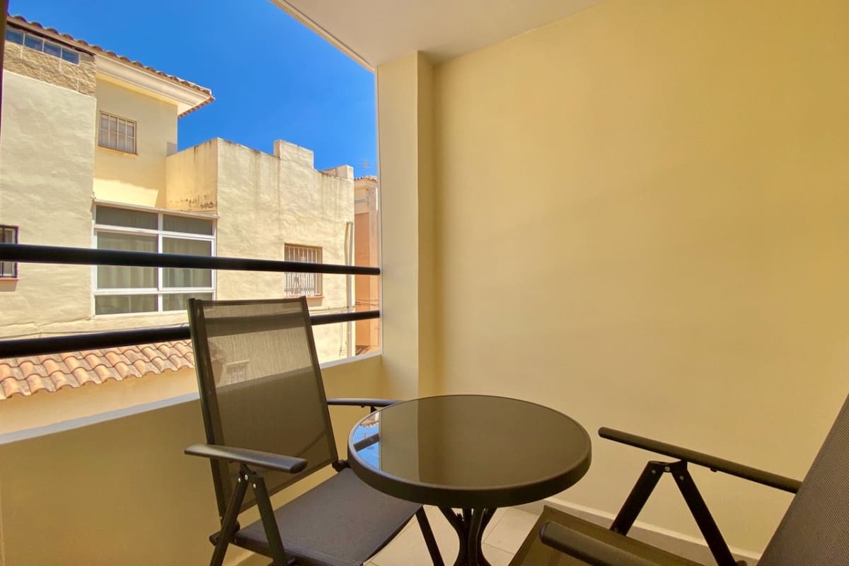 4 soveværelse Byhus til salg i Playa Flamenca med swimmingpool - € 299.000 (Ref: 9126150)