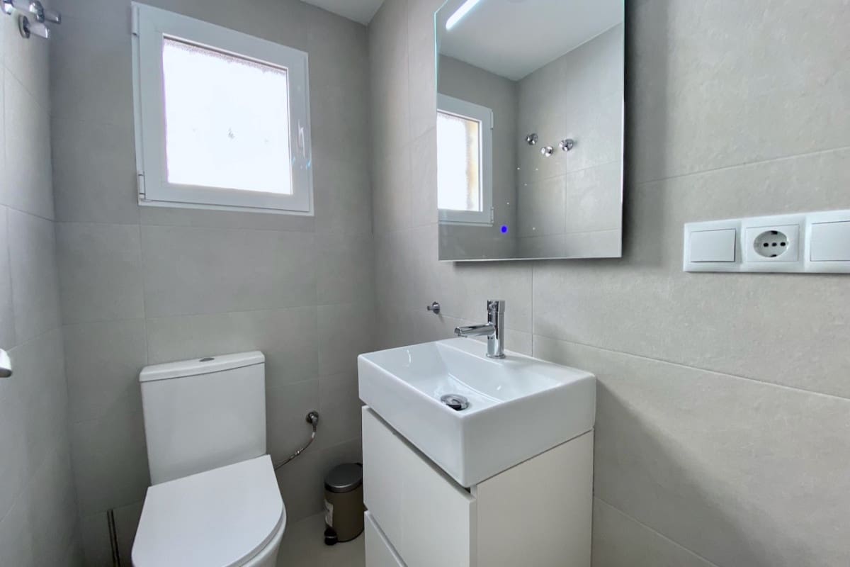 4 soveværelse Byhus til salg i Playa Flamenca med swimmingpool - € 299.000 (Ref: 9126150)