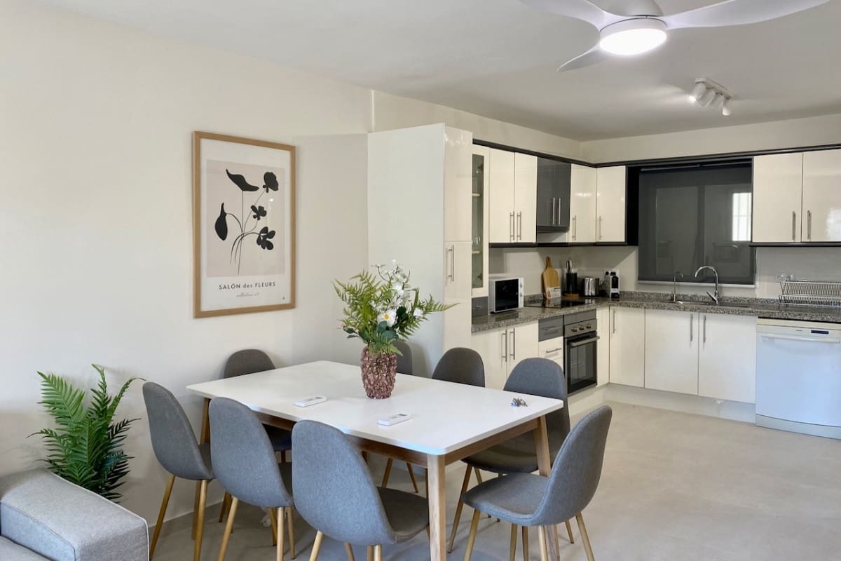 4 soveværelse Byhus til salg i Playa Flamenca med swimmingpool - € 299.000 (Ref: 9126150)