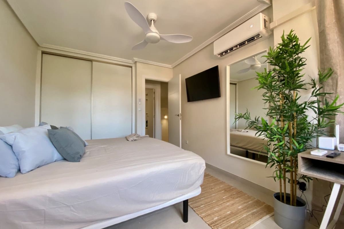 4 soveværelse Byhus til salg i Playa Flamenca med swimmingpool - € 299.000 (Ref: 9126150)